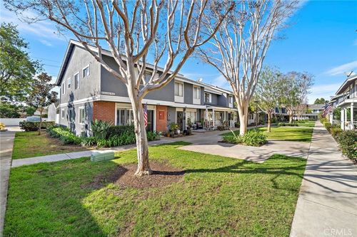 2404 Niagara Way, Costa Mesa, CA, 92626-6537 | Card Image