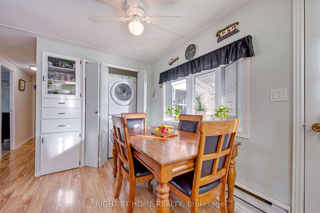 11 Locust Hill Dr, House other with 2 bedrooms, 1 bathrooms and 2 parking in Innisfil ON | Image 8