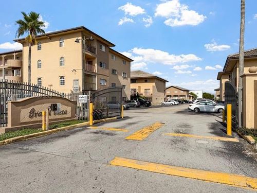 unit-6101-8851 Nw 119th St, Hialeah Gardens, FL, 33018-7918 | Card Image