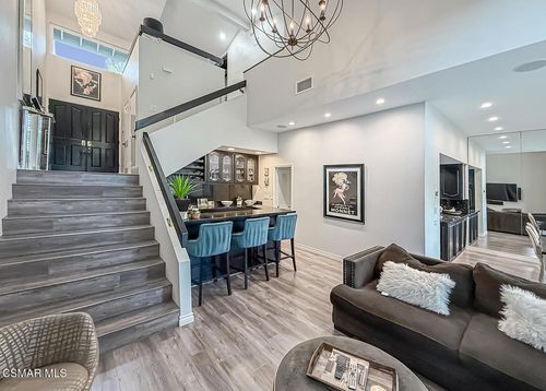4695 Club View Dr, Westlake Village, CA, 91362-4349 | Card Image