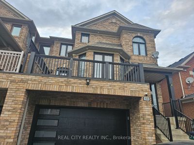 1680 Samuelson Cir, Home with 3 bedrooms, 4 bathrooms and 4 parking in Mississauga ON | Image 2