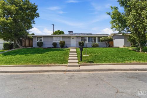 1004 Radcliffe Avenue, Bakersfield, CA, 93305 | Card Image