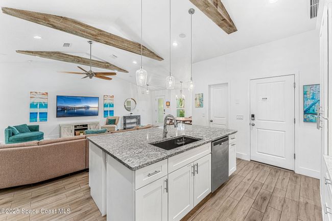 Well equipped kitchen | Image 14