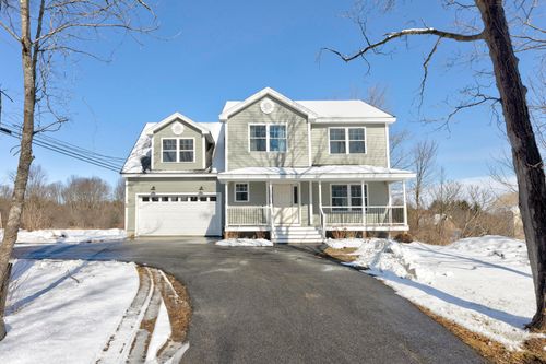 81 Queen Street, Gorham, ME, 04038 | Card Image