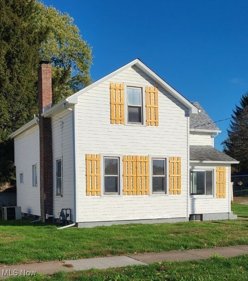 424 Columbiana St Ne, Navarre, OH, 44662-1046 | Card Image