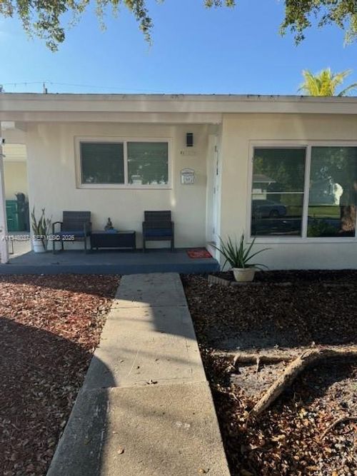 9385-9385 Jamaica Dr, Cutler Bay, FL, 33189-1755 | Card Image