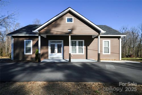 2162 Watson Rd, Lenoir, NC, 28645-8123 | Card Image