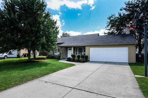 7426 Charlesbury Court, Fort Wayne, IN, 46835-4105 | Card Image