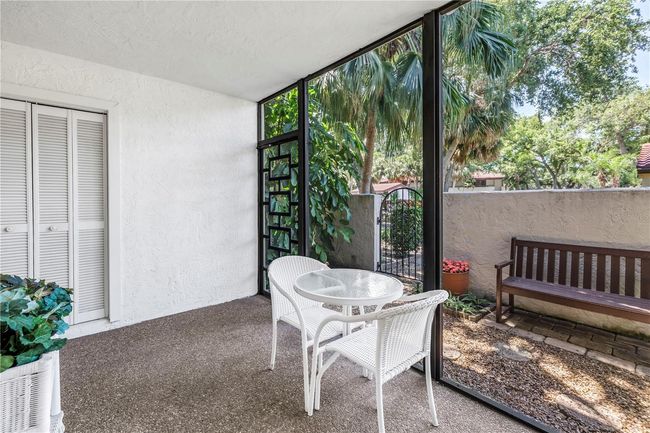 Covered front lanai | Image 7