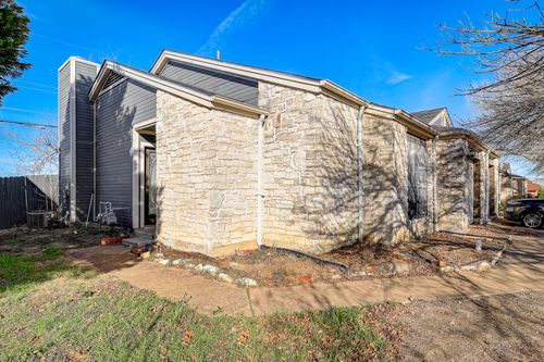 1406 Hyridge Cir, Round Rock, TX, 78664-6683 | Card Image