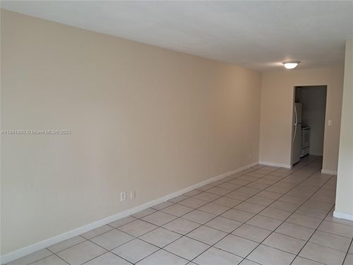 apt-104-2511 Nw 39th Ter, Lauderdale Lakes, FL, 33311-1016 | Card Image