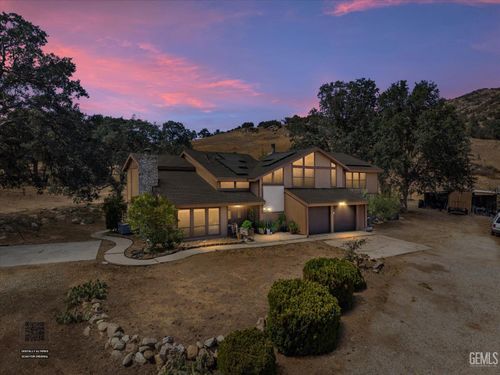 26001 Bear Valley Rd, Tehachapi, CA, 93561-9212 | Card Image