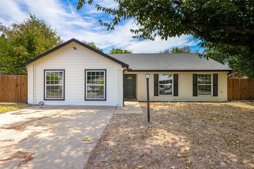629 Edna Ct, Everman, TX, 76140-4411 | Card Image