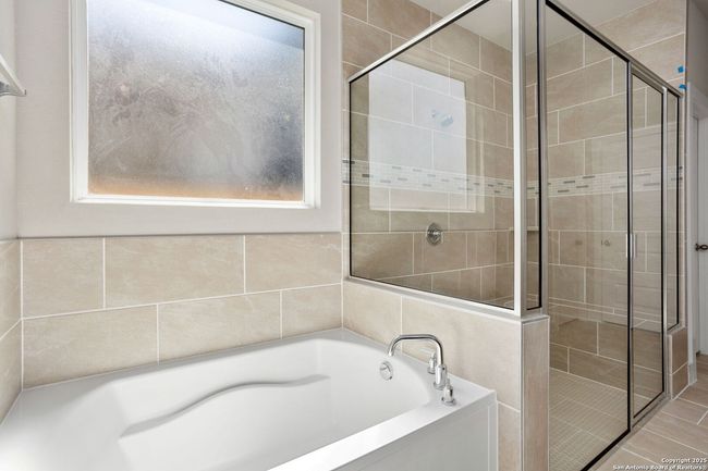 7317 Walkers Loop, House other with 4 bedrooms, 3 bathrooms and null parking in Live Oak TX | Image 17