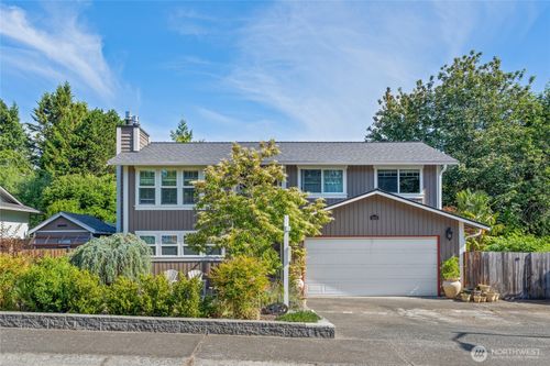 14618 Se 275th Pl, Kent, WA, 98042-9135 | Card Image