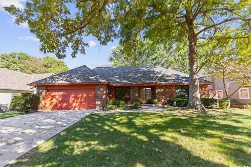 204 Nw Cypress St, Lee's Summit, MO, 64064-1442 | Card Image