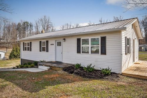 1008 Asberry Dr, Byrdstown, TN, 38549-2308 | Card Image