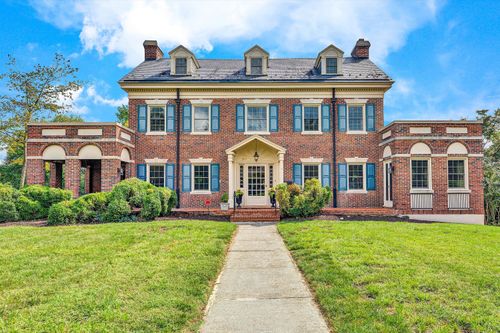 1930 Grandin Rd Sw, Roanoke, VA, 24015-2804 | Card Image