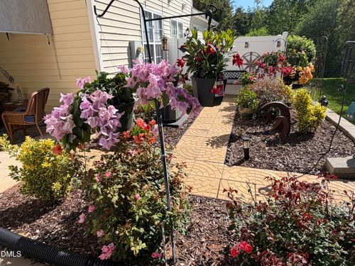 702 Village Lake Dr, Mebane, NC, 27302-8879 | Card Image