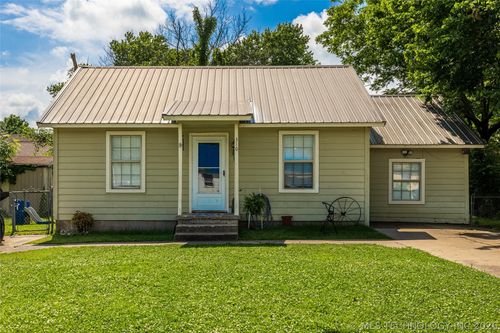 310 Sawyer St, Pryor, OK, 74361-2810 | Card Image