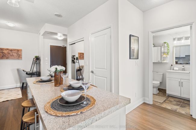 1812 - 7171 Yonge St, Condo with 2 bedrooms, 1 bathrooms and 1 parking in Thornhill ON | Image 11