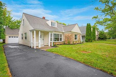 Freshly sealed driveway | Image 3