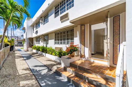 2-7633 Dickens Ave, Miami Beach, FL, 33141 | Card Image