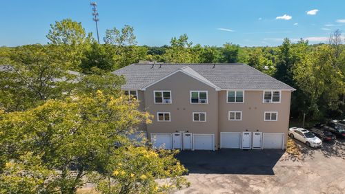 apt-f-1243 East St, New Britain, CT, 06053-2567 | Card Image