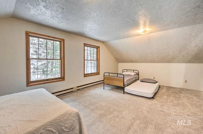 8392 Highway 21, House other with 4 bedrooms, 2 bathrooms and 2 parking in Lowman ID | Image 18