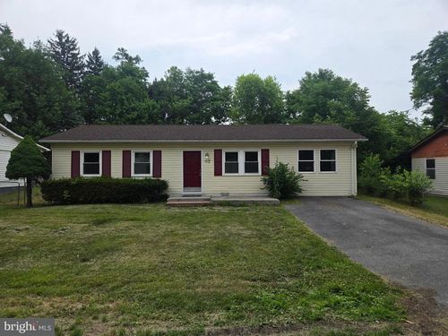 65 Hawthorne Ave, Martinsburg, WV, 25401-0054 | Card Image