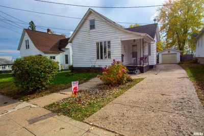 743 15 Th Avenue South, House other with 2 bedrooms, 1 bathrooms and null parking in Clinton IA | Image 2