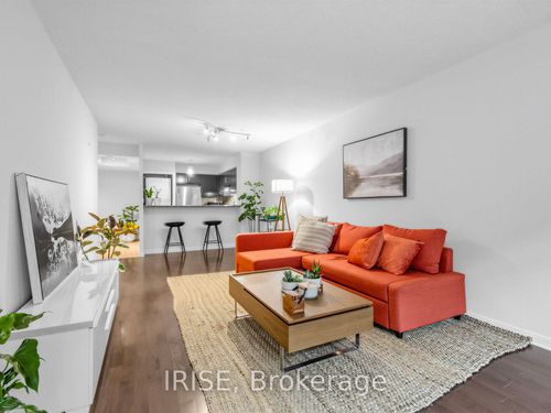 224-942 Yonge Street, Toronto, ON, M4W3S8 | Card Image