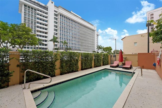 APT-402 - 711 Biltmore Way, Condo with 2 bedrooms, 2 bathrooms and null parking in Coral Gables FL | Image 19