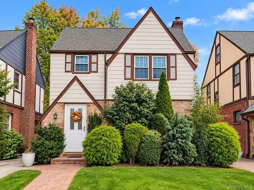 50-29 245th St, Little Neck, NY, 11362-1626 | Card Image