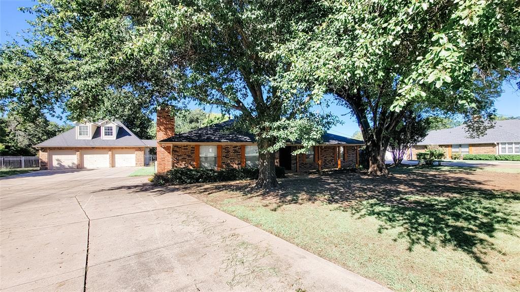 Whispering Ln, Southlake, TX 76092
