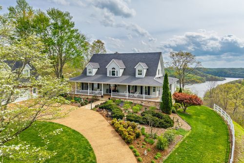 180 Austin Ridge Rd, BAXTER, TN, 38544-6812 | Card Image