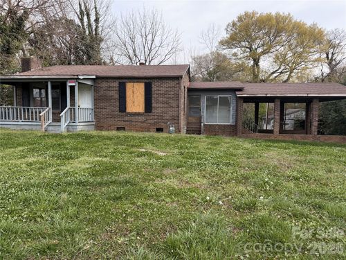 101 Lily St, Shelby, NC, 28152-6613 | Card Image