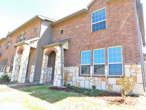 3325 Solana Cir, Denton, TX, 76207-1472 | Card Image