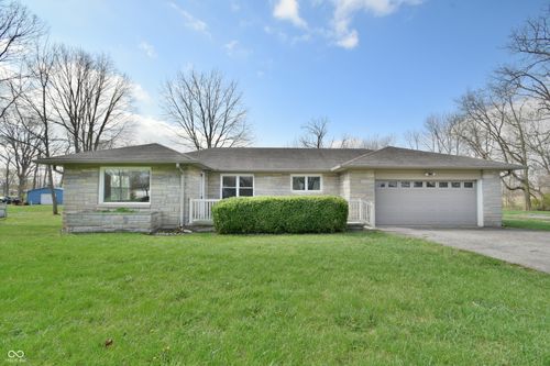 67 W Brookville Rd, Fountaintown, IN, 46130-9533 | Card Image