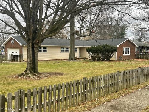 625 Shaker Dr, Medina, OH, 44256-2674 | Card Image