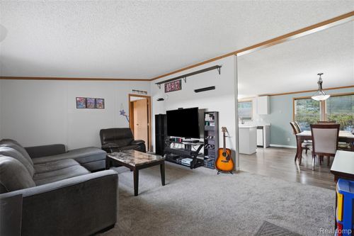 4634 Butternut St, Clarkston, MI, 48348-1315 | Card Image