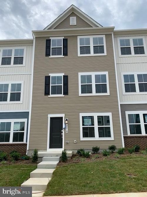 270 Swan Field Ave, RANSON, WV, 25438 | Card Image