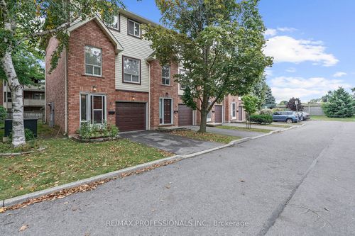 17-384 Limeridge Rd E, Hamilton, ON, L9A2S7 | Card Image