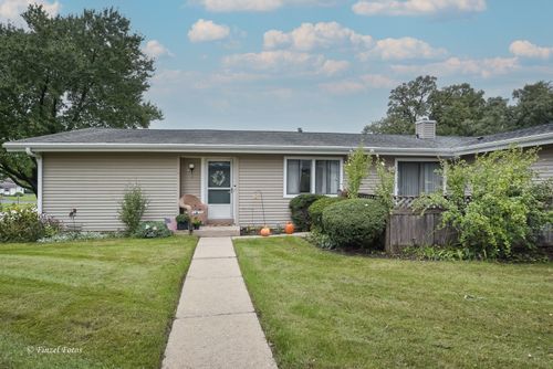 1-824 Wiltshire Dr, McHenry, IL, 60050-4916 | Card Image