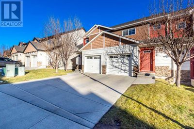 107 Pantego Lane Nw, Townhouse with 3 bedrooms, 3 bathrooms and 2 parking in Calgary AB | Image 1