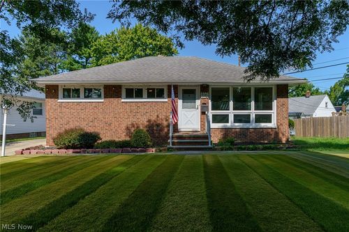 6150 Vernondale Dr, Parma Heights, OH, 44130-1930 | Card Image