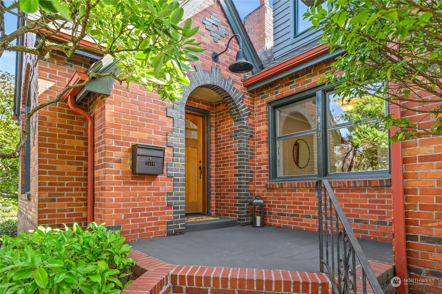 Ferdinand St, Seattle, WA 98108