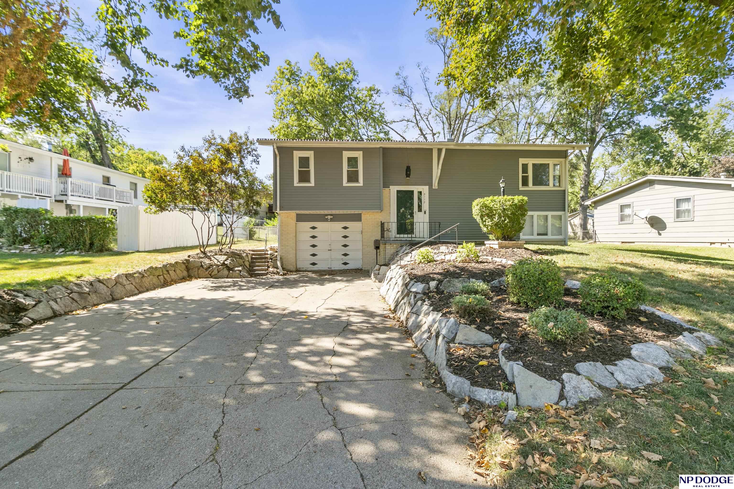 Cottonwood Ln, Omaha, NE 68134