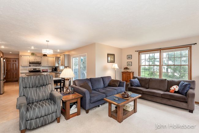 5_Family Room-4 | Image 14