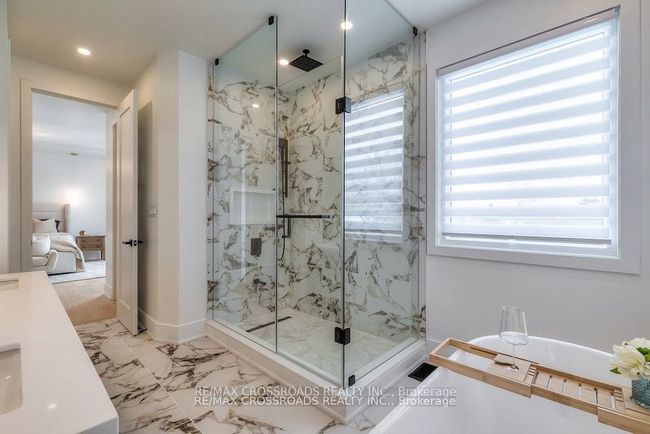 696 Hillview Cres, House other with 6 bedrooms, 5 bathrooms and 10 parking in Pickering ON | Image 21